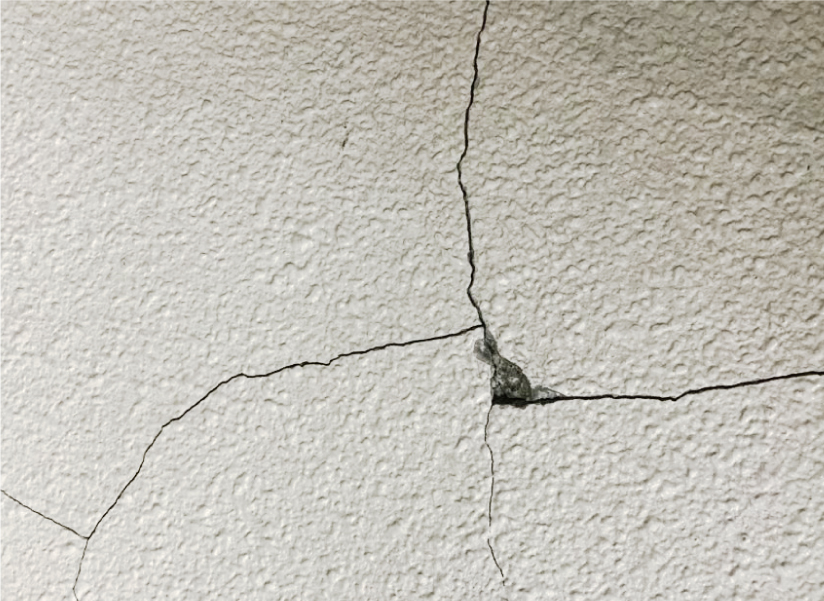 外壁のクラックやひび割れの症状